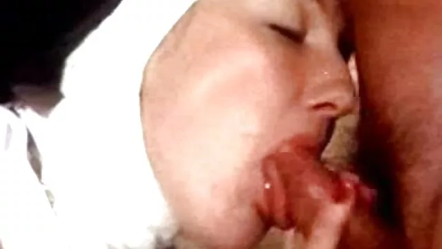 XXX hiçbir kayıt Banyoda form yüz çılgın sikis