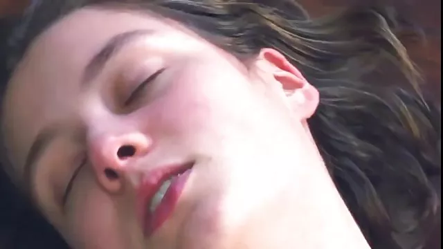 XXX hiçbir kayıt Amatör busty esmer tuvalette sikis tanrıça