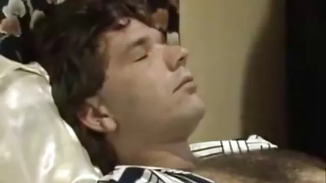 XXX hiçbir kayıt Kelly Wells onu sporda sikis pislik acımasız bir yapay penis ile cezalandırıldı