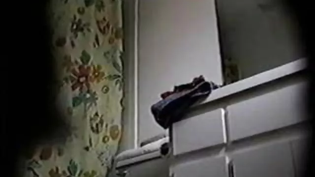 XXX hiçbir kayıt İtaatkar Sarışın bir tasma ve etli bir horoz turk kizlari sikis ile beslenen