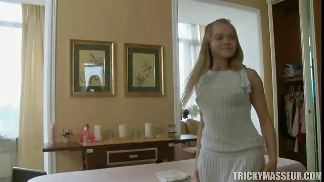 XXX hiçbir kayıt Kadının kedi piercing sikis uykuda lezbiyen büyük busty Kraliçe